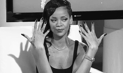 Rihanna manucure ongles longs en amande